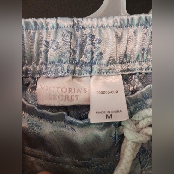 VICTORIA SECRET MEDIUM WOMEN'S LIGHT BLUE FLORAL BOTTOMS (SO COMFY AND SOFT) - Picture 3 of 3